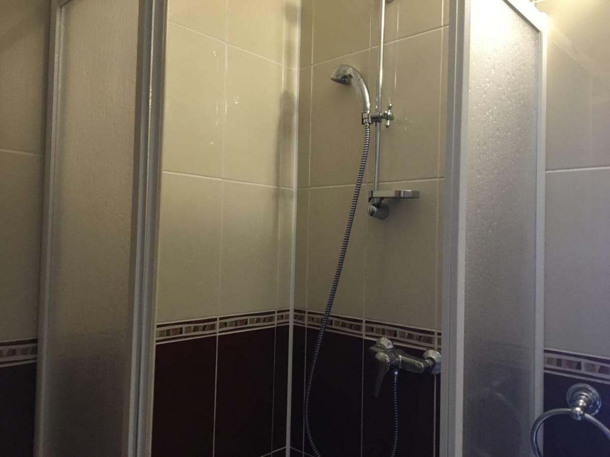 Hostel Villa Roma 리비프 외부 사진