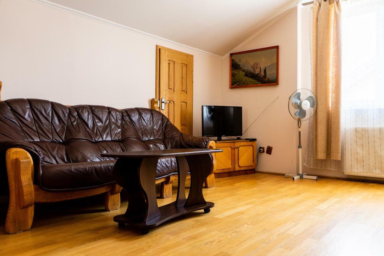 Hostel Villa Roma 리비프 외부 사진