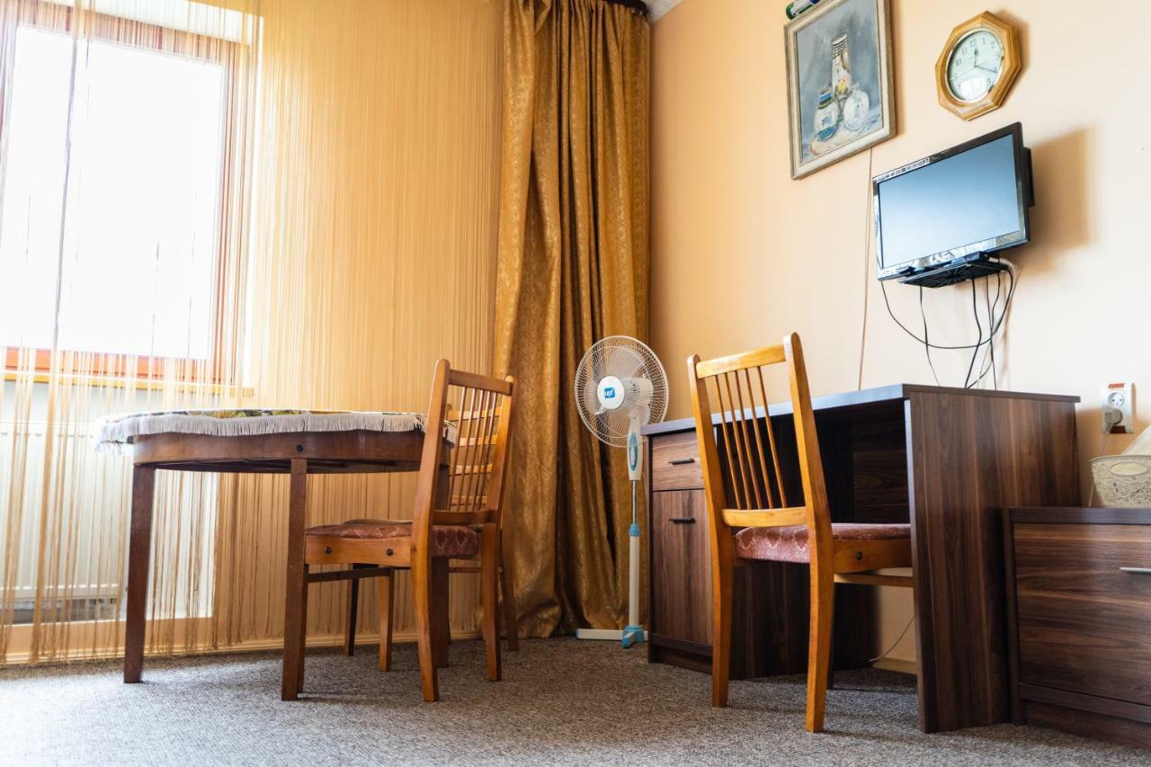 Hostel Villa Roma 리비프 외부 사진