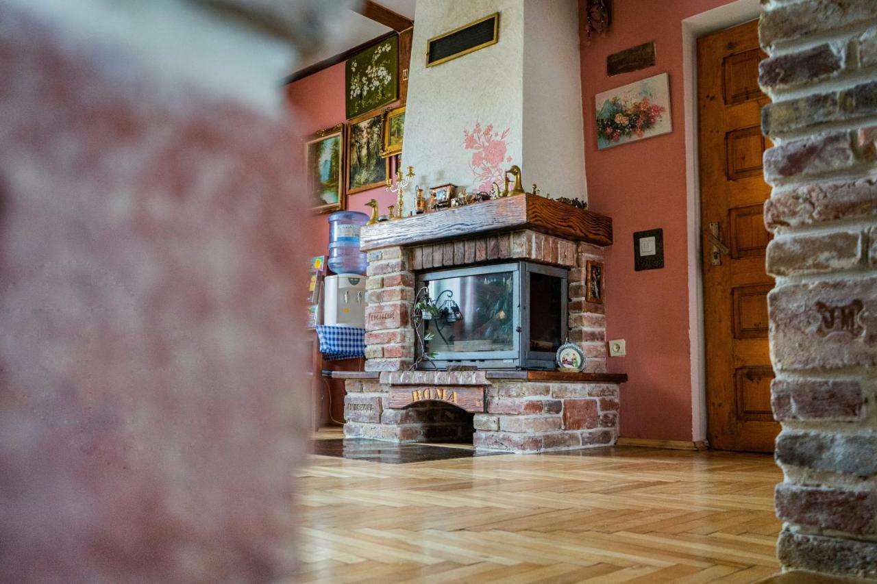 Hostel Villa Roma 리비프 외부 사진