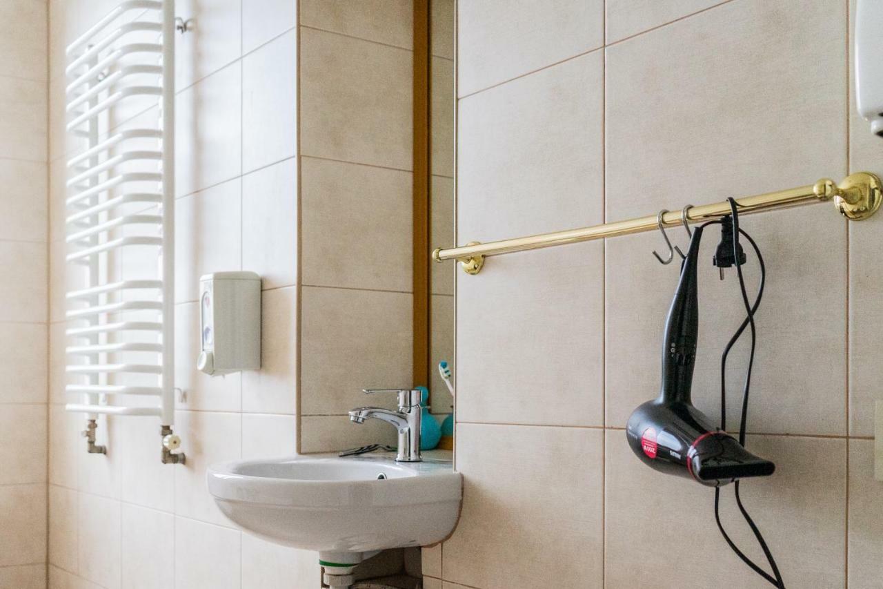 Hostel Villa Roma 리비프 외부 사진