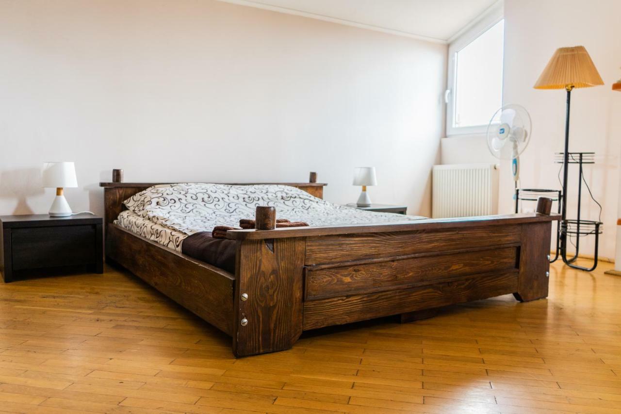Hostel Villa Roma 리비프 외부 사진