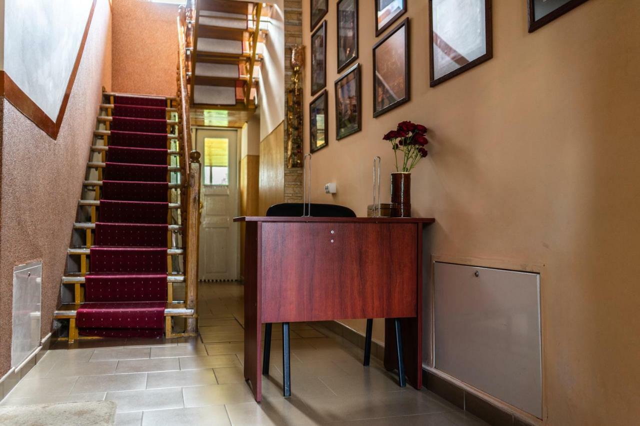 Hostel Villa Roma 리비프 외부 사진