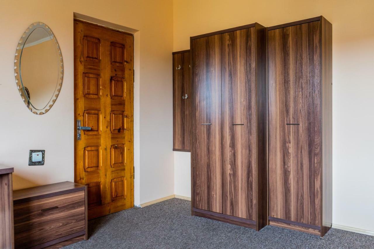 Hostel Villa Roma 리비프 외부 사진