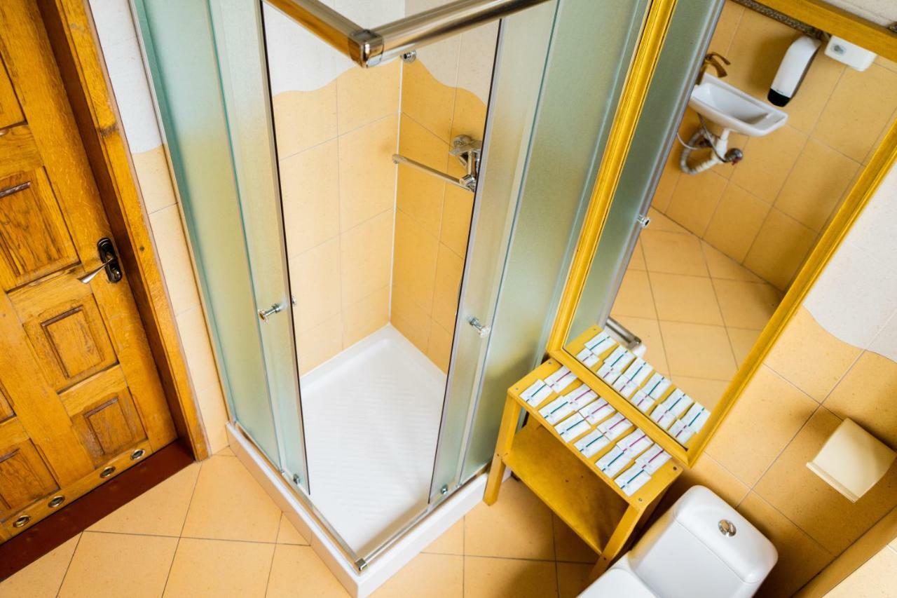 Hostel Villa Roma 리비프 외부 사진